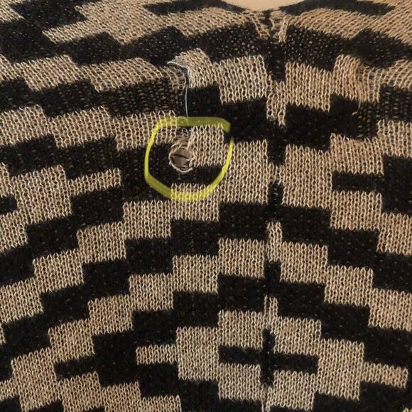 Women's Joseph A Aztec Zig Zag One Size Shawl Poncho Black & Beige - Picture 10 of 11